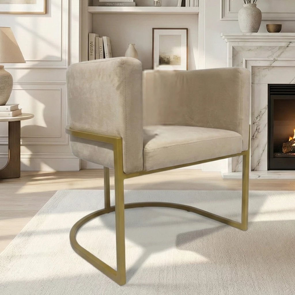 Poltrona Luna Decorativa Base de Ferro Dourada Conforto Diversos Ambientes
