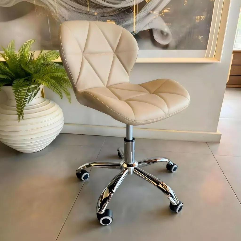 Cadeira Charles Eames Eiffel Slim Wood Estofada Penteadeira de Jantar em Couro Sintético